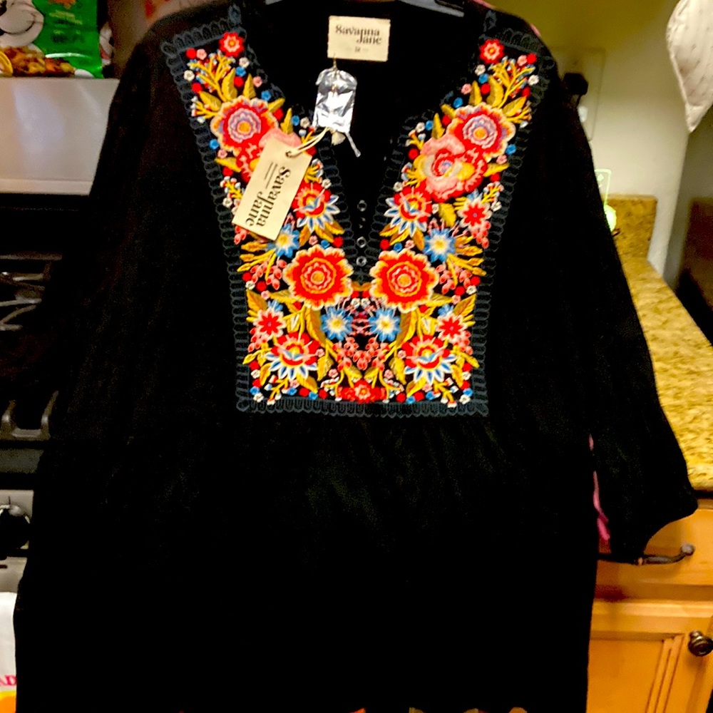 Stunning embroidered long sleeved top.